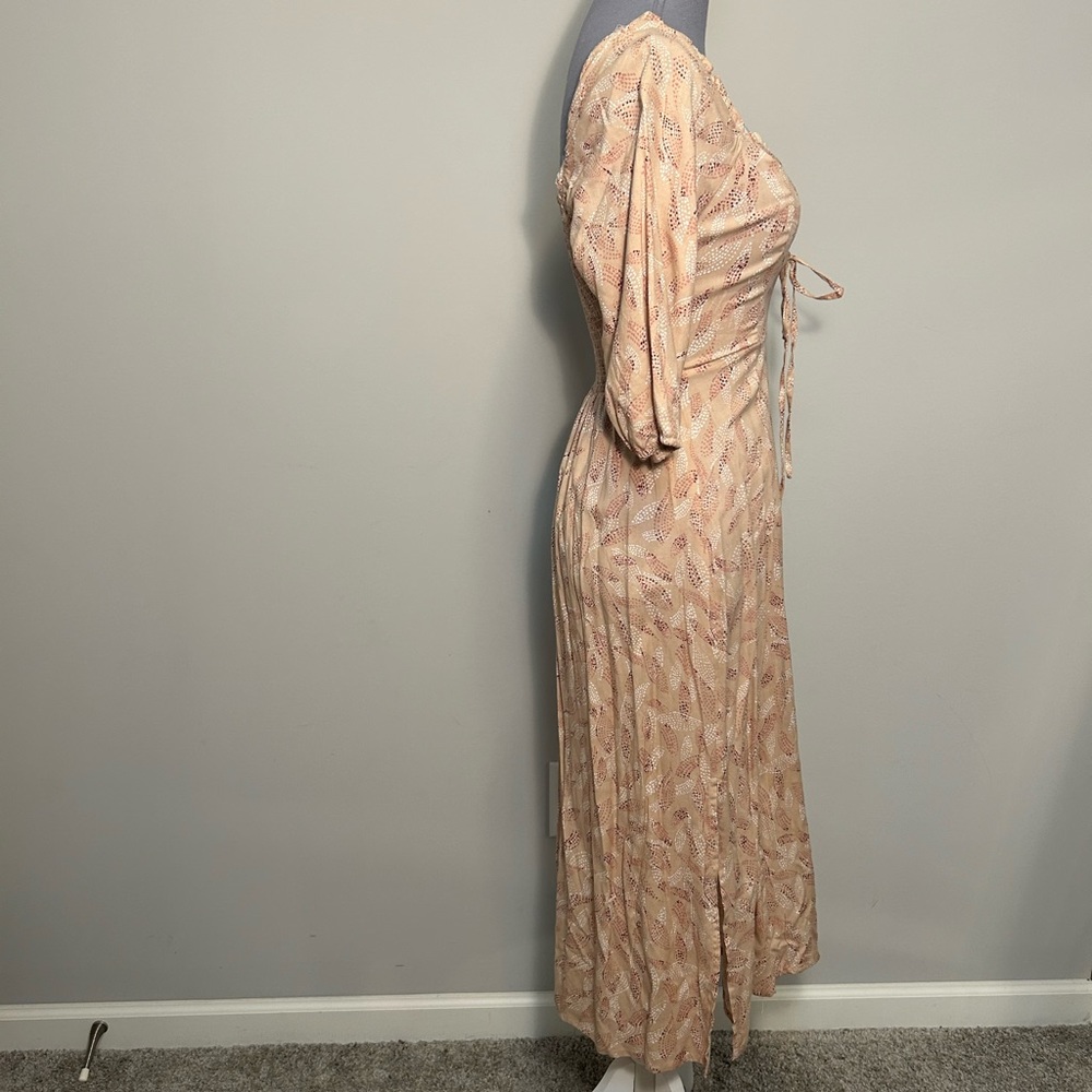 Blush Floral Women's Dress - Picture 4 of 7